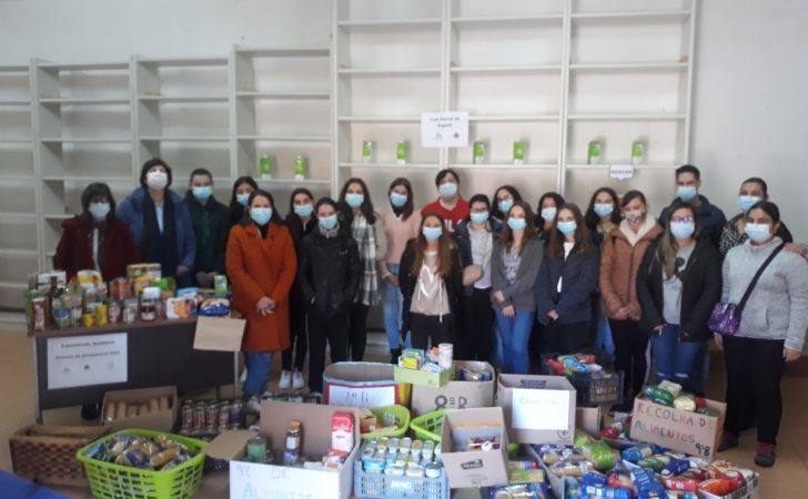 Loja Social recebeu bens alimentares resultantes de ação de solidariedade do Agrupamento de Escolas