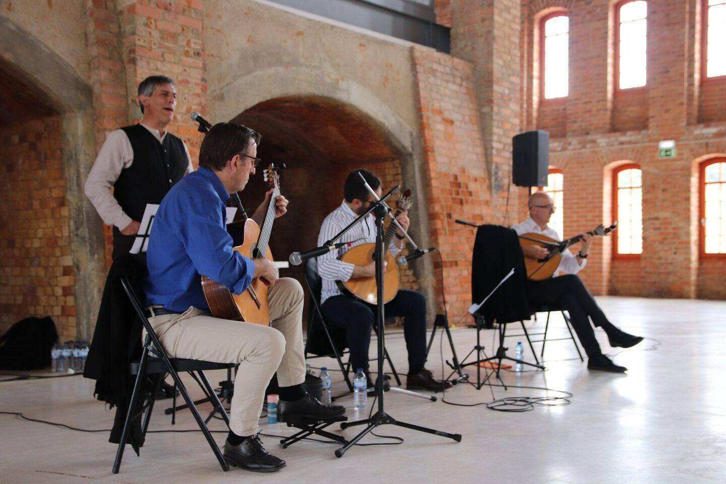 Workshops de Fado de Coimbra - À Beira do Fado