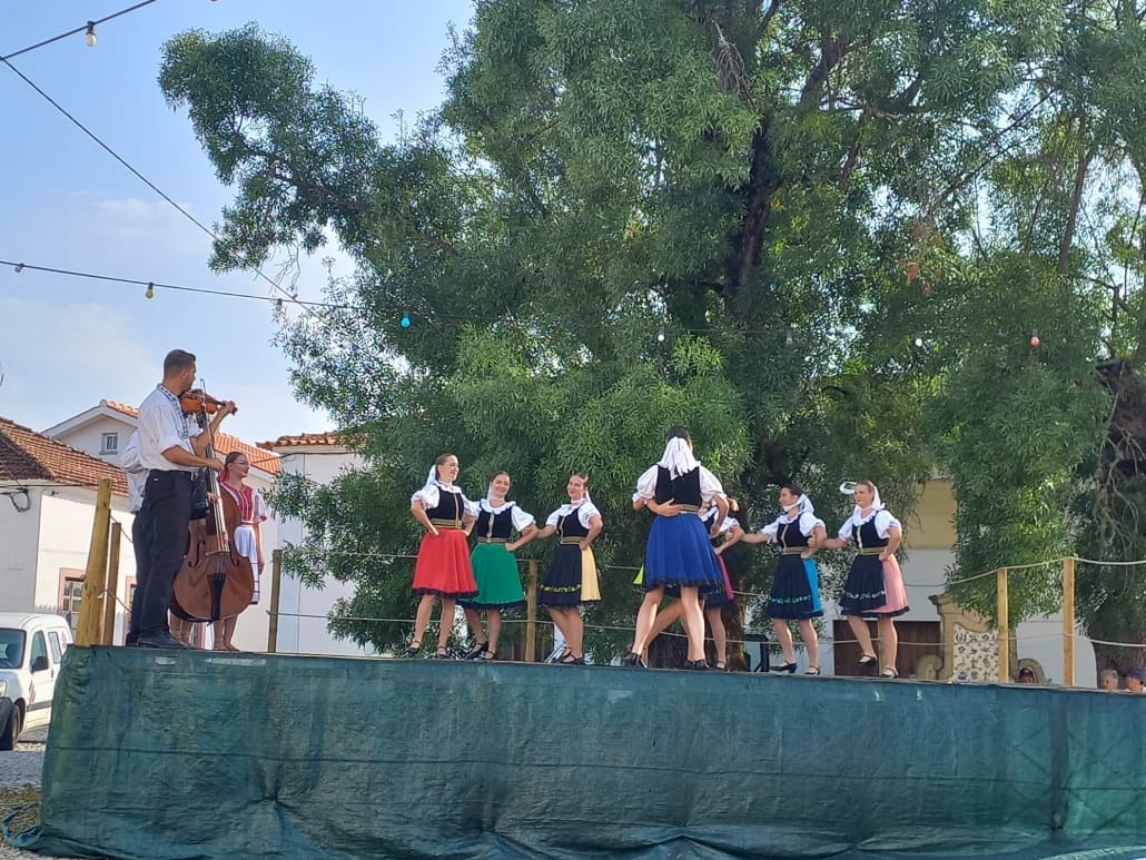 Folk Ensemble Bystrina De Banska Bystrica Eslováquia São Martinho Da Cortiça (1)