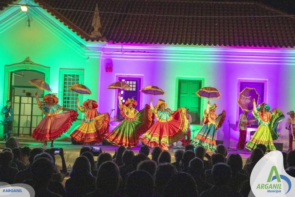 Grupo Etnográfico – Compañía Artística Danzar Columbia (7)