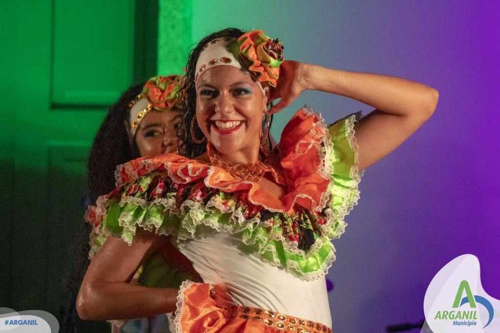 Grupo Etnográfico – Compañía Artística Danzar Columbia (9)