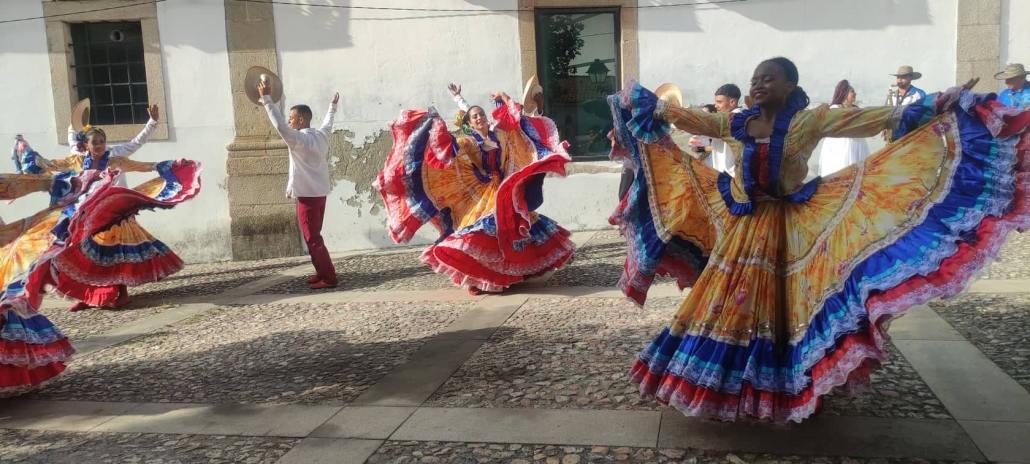 Grupo Etnográfico – Compañía Artística Danzar Columbia Coja