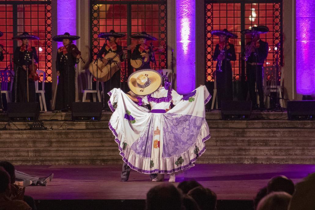 Ensamble Folklorico Iskali Mexico 15