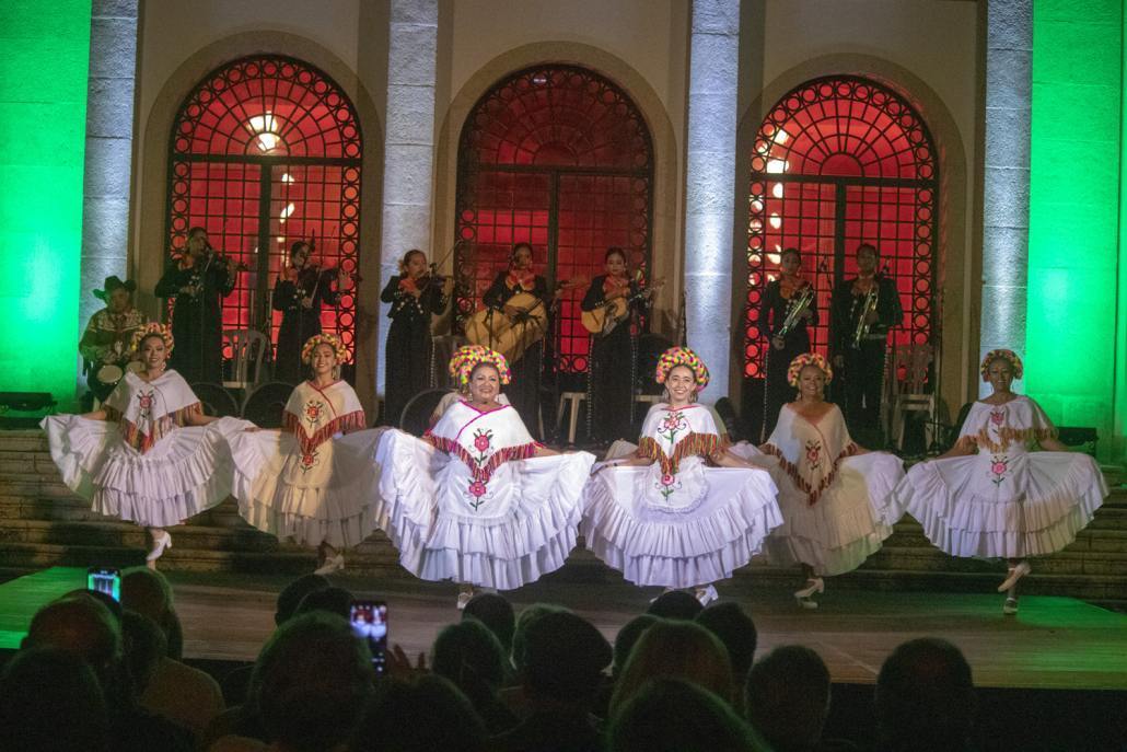 Ensamble Folklorico Iskali Mexico 2