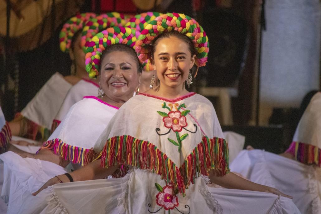 Ensamble Folklorico Iskali Mexico 3