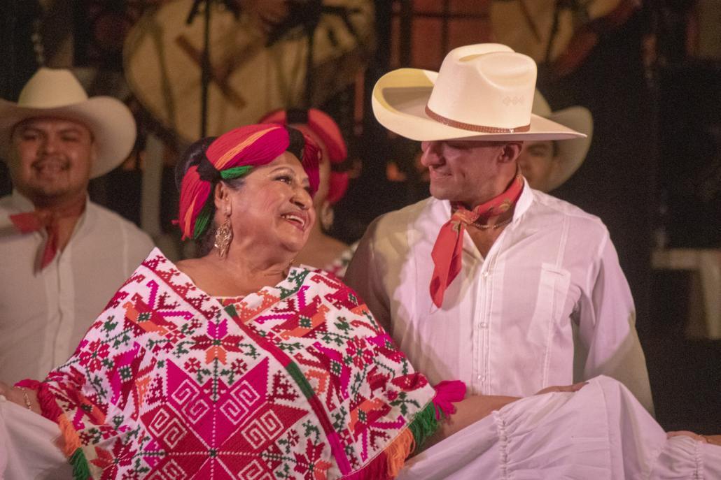 Ensamble Folklorico Iskali Mexico 8