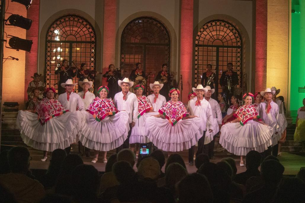 Ensamble Folklorico Iskali Mexico 9