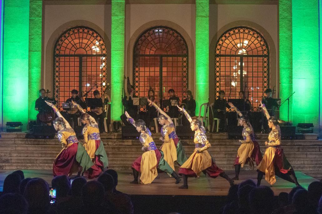 Fei Yang Folk Dance Group Taiwan 16