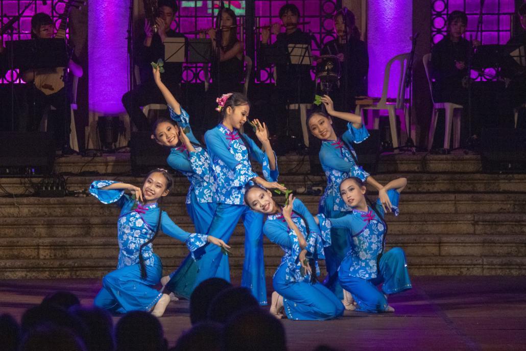 Fei Yang Folk Dance Group Taiwan 8