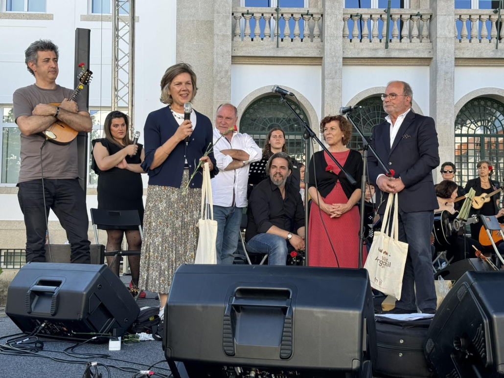 Real Companhoa E Orquestra Passo Por Compasso (44)