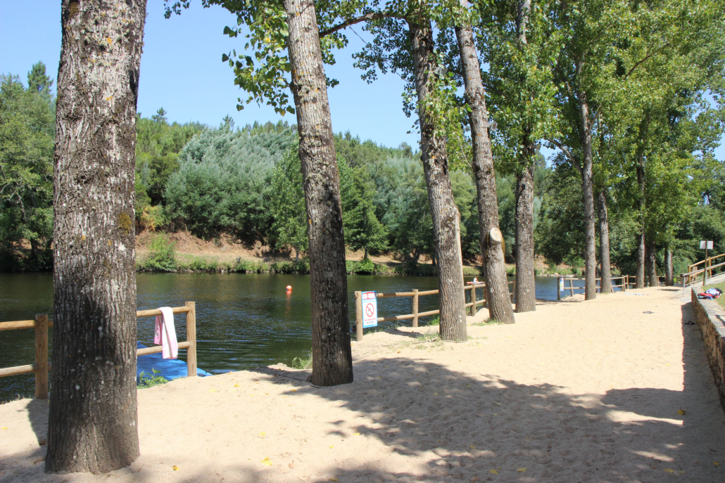 Praia Fluvial Da Cascalheira Em Secarias