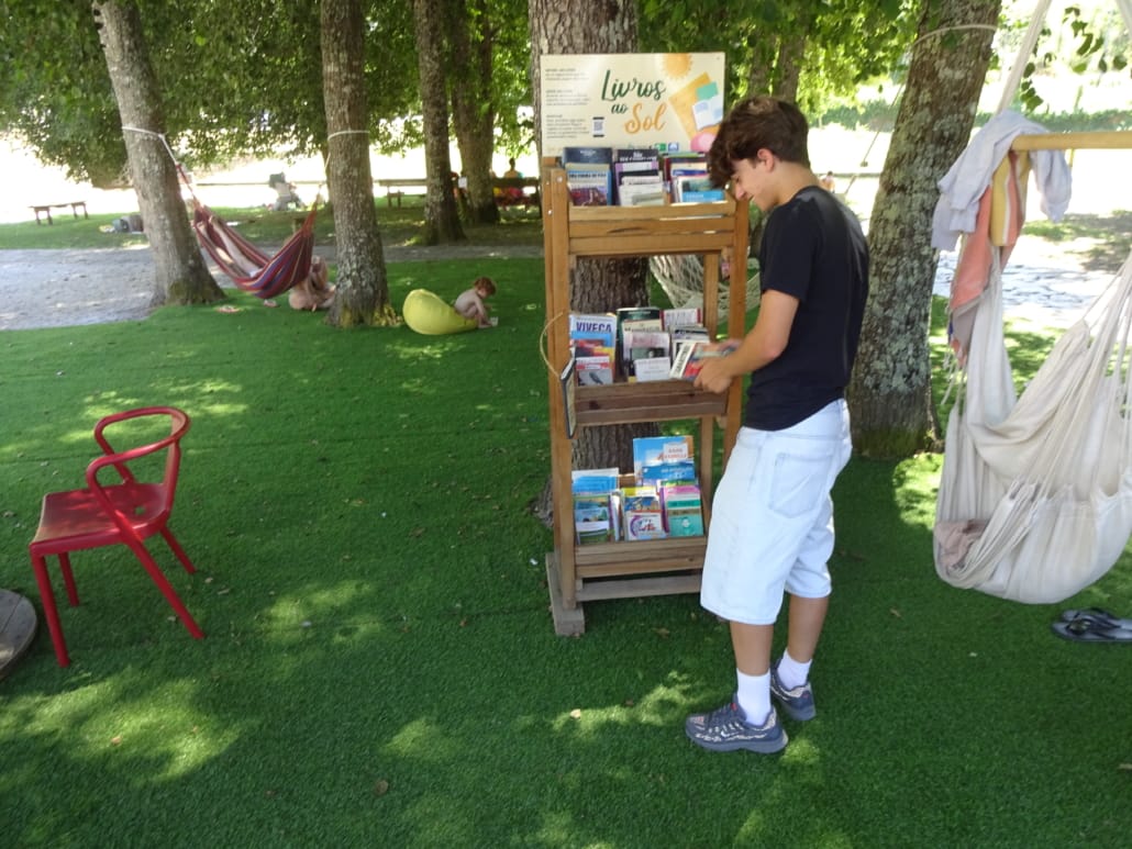 Livros Ao Sol Folques