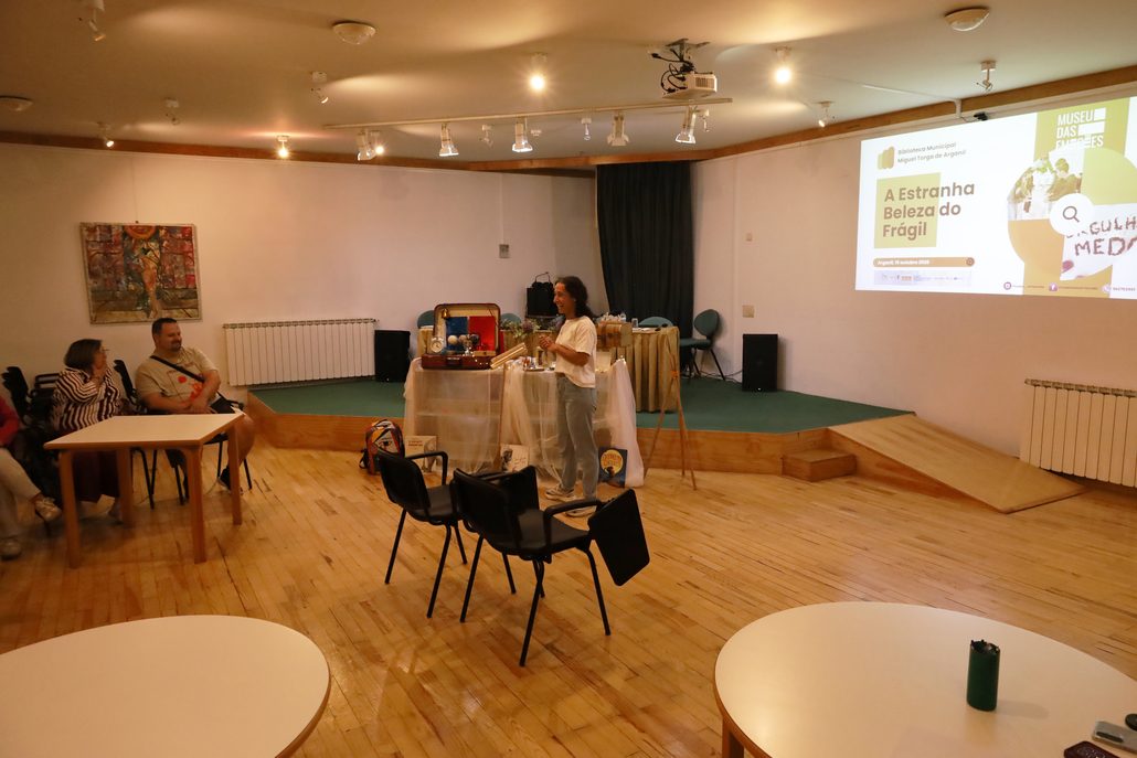 Fotografia — «A Estranha Beleza do Frágil» nas Bibliotecas Municipais de Arganil e Côja
